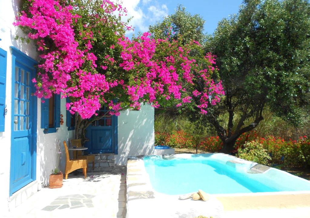 Manna House | Beautiful country home on Syros island, Greece