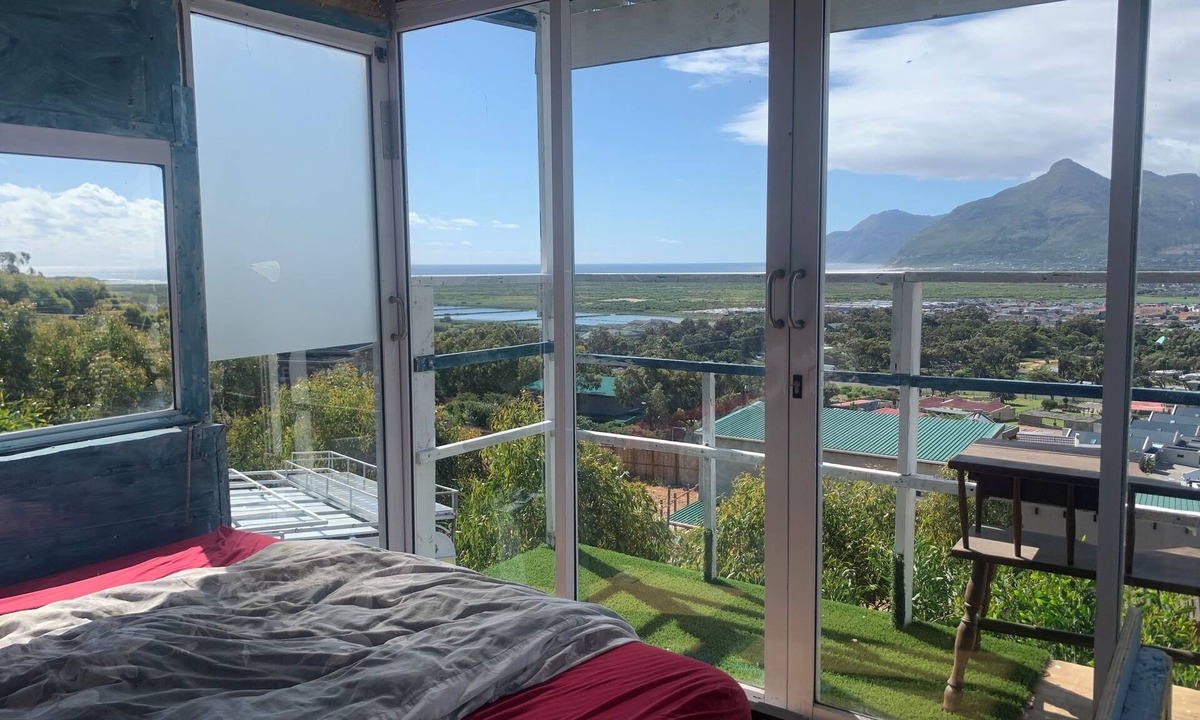 Capri Bed & Breakfast | Between Two Oceans Welcome to our ALL INCLUSIVE: breakfast & dinner