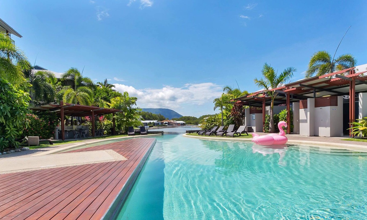 Blue Lagoon Lakeside | Trinity Beach