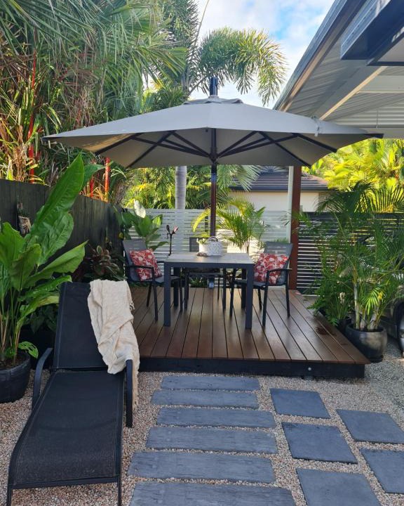 Trinity Beach Apartment | Blue Lagoon Tropical Sanctuary