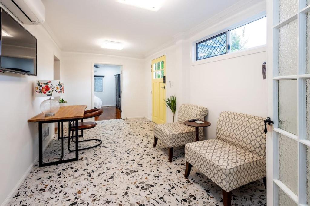 Parramatta Park House | Bluebell Charm Cairns 4BR Home, 3 min to Hospital