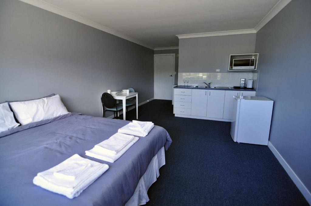 Bongaree Bed & Breakfast | Bribie Island Square