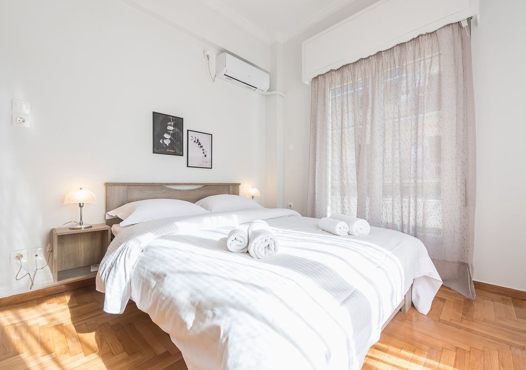 Thissio House | Bright apt in the heart of Athens