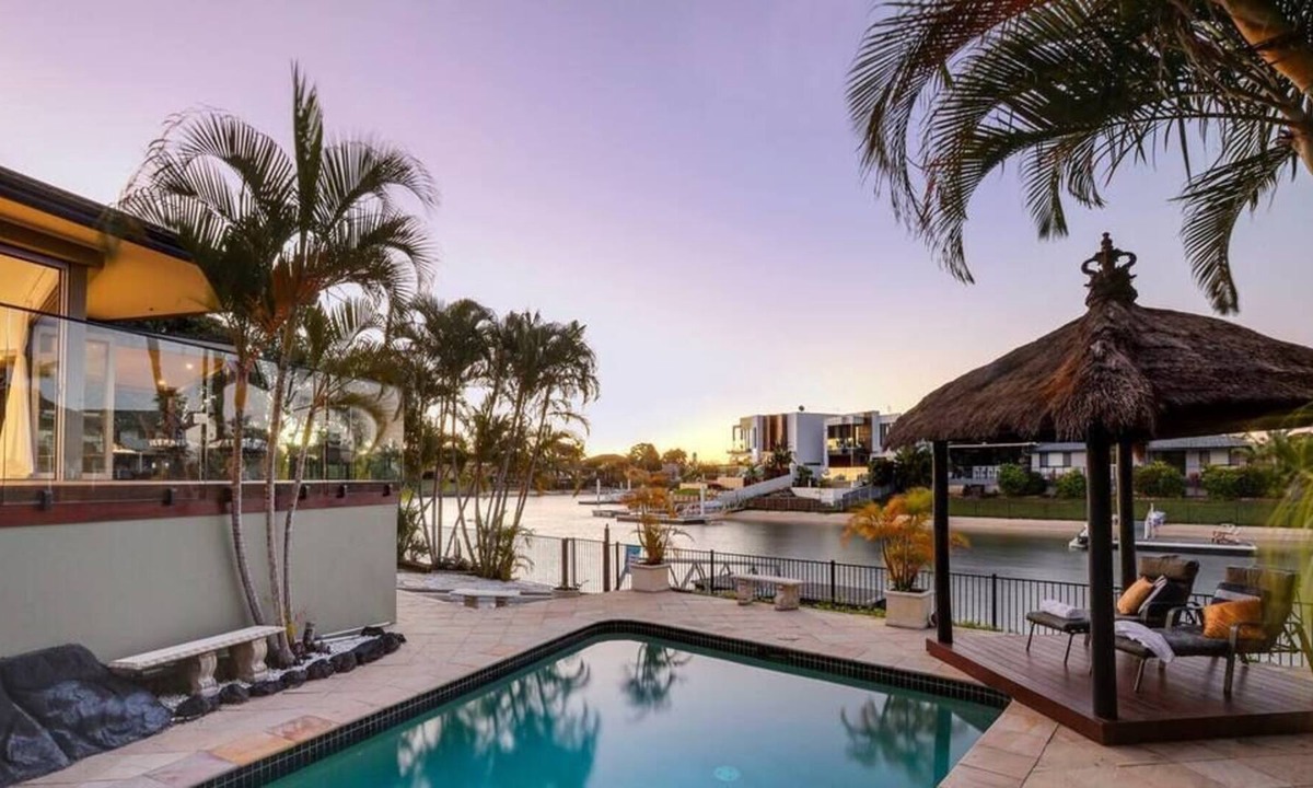 Broadbeach Waters House | Broadbeach Oasis NE Wfront Pool