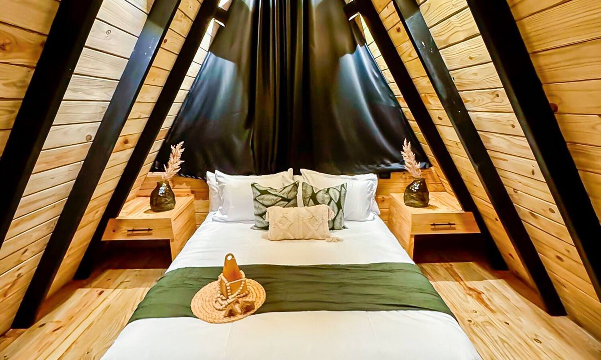 La Iglesia Cabin | Cabin Vanilla 2-bedroom cabin/Jacuzzi/Romantic Nature Escape