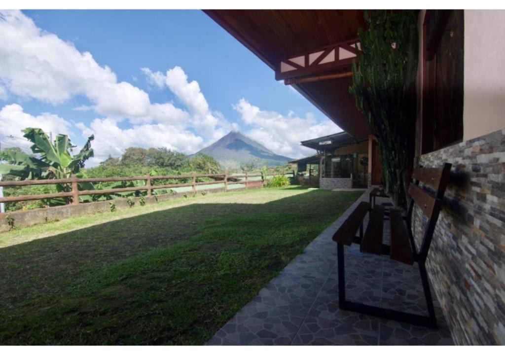 El Castillo Apartment | Cabinas Los Tucanes Private Room #3 with Volcano view