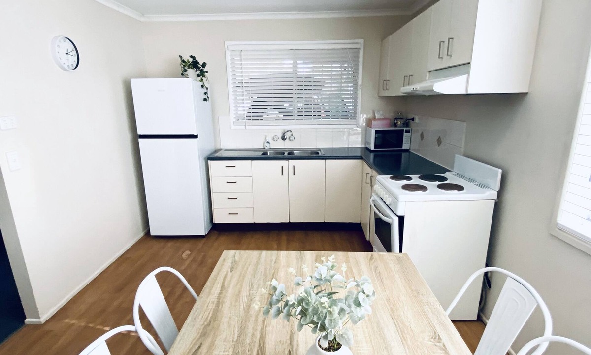 Caboolture South House | Caboolture, Central Location, Sleeps 8