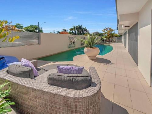 Cairns North Apartment | Cairns North 4-Bed with Outdoor Dining & Pool