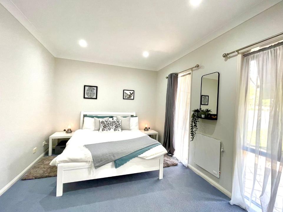 Jimboomba House | Camelot - Homestay - Double Room, private bathroom and private kitchenette on ground floor of our home
