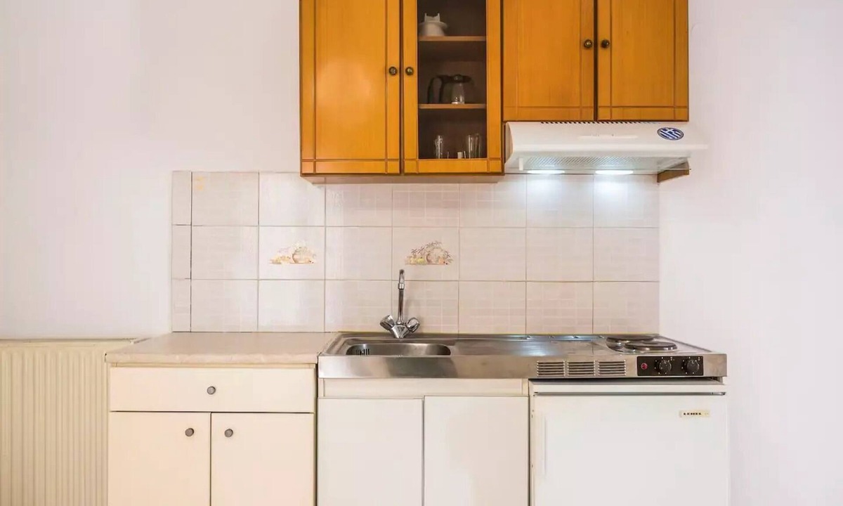 Kato Galatas Apartment | Captain Michalis room 3