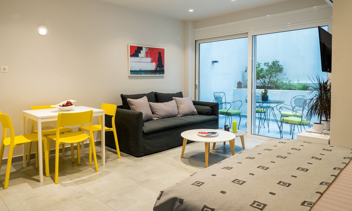 Attiki Apartment | Central Cozy Studio with a Secret Garden