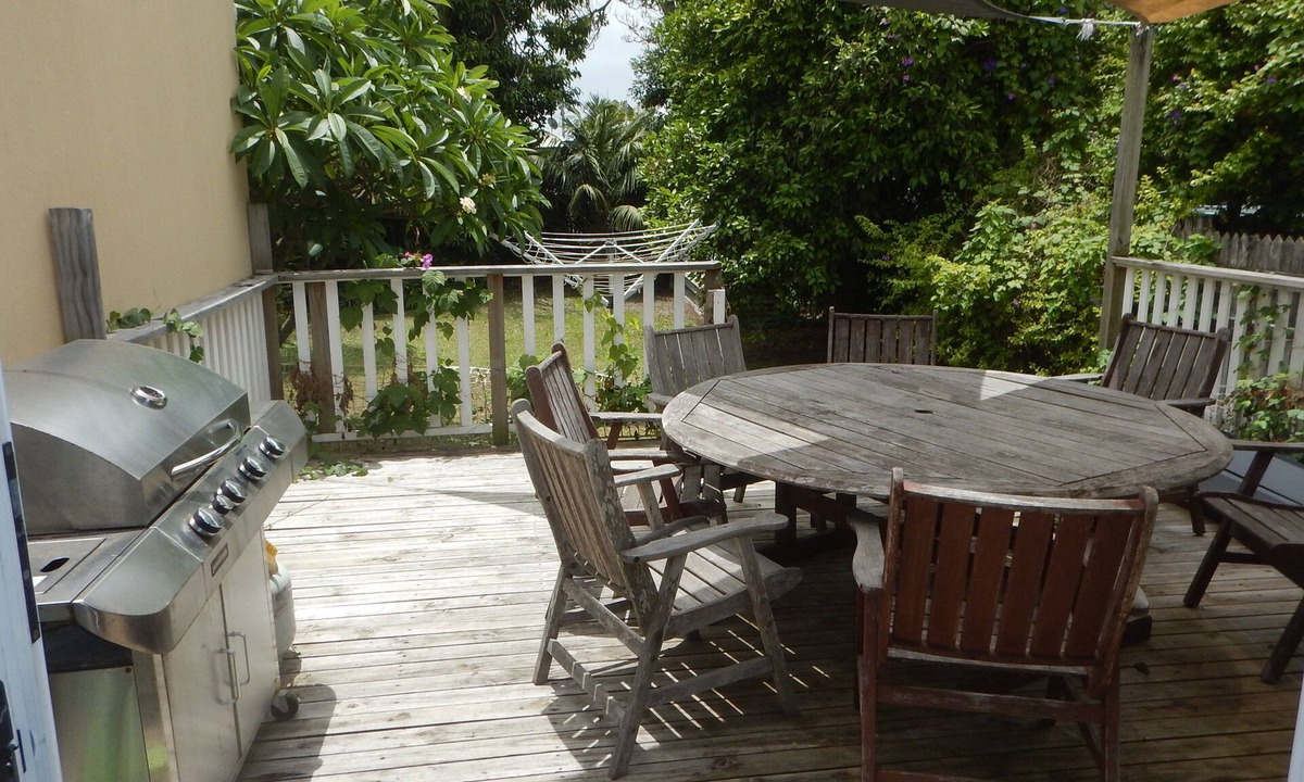 Wynnum House | Charming, Private 3-Bedroom Cottage By The Bay