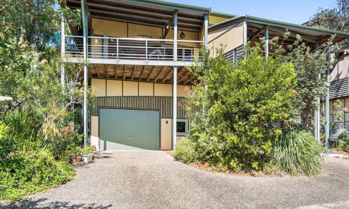 Point Lookout Apartment | Claytons 10 | 4 bed, 2 bath, Cylinder beachfront