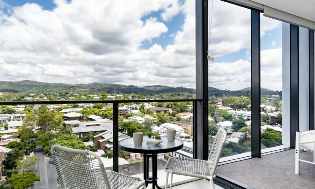 Toowong Apartment | Close to UQ + Carpark, Modern 1BR Apt w/Views