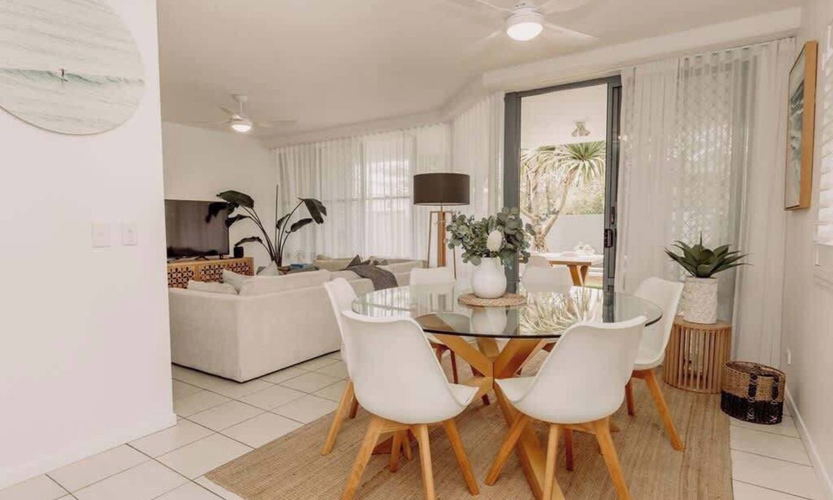 Marcoola Apartment | Coastal Charm - Pet & family friendly