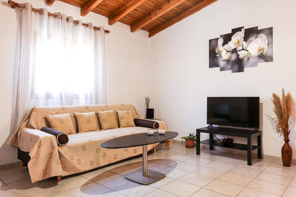 Vasilopoulo Apartment | Comfortable house in quiet area in Chania