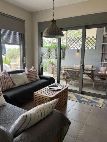 Kourouta House | Comfy Kourouta Apartment & Suite