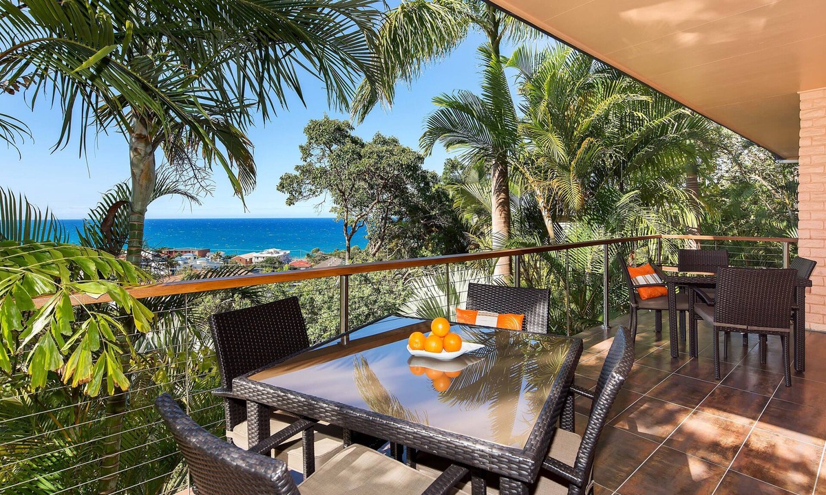 Coolum Beach House | Coolum "Ocean Views" Dog Friendly 5 min walk to be
