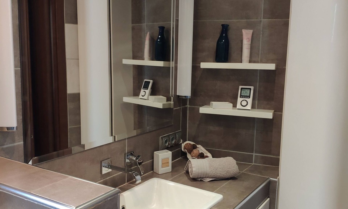 Stegna House | Cosy modern house with own garden and parking at Stegna Beach