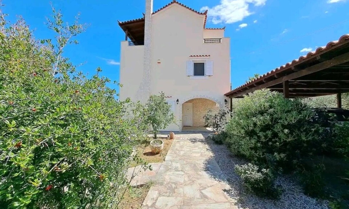 Monemvasia Villa | Cosy villa, close to the castle of Monemvasia. Ideal for family and friends.