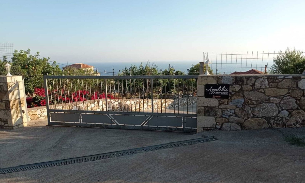 Lefktron House | Cozy family friendly shared home with stunning view