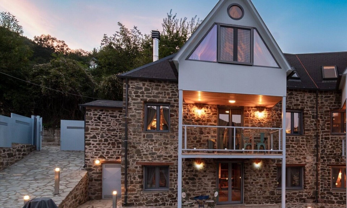 Karpenisi Ski Chalet | Dandy Villas Karpenisi- Snowflake Private & Lux 3story Chalet - The Snowy Heaven