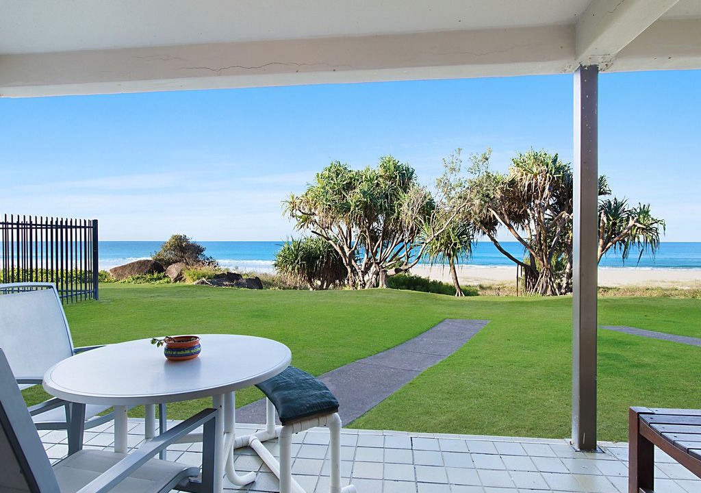 Tugun Apartment | Diamond Place 1 - Absolute Beachfront