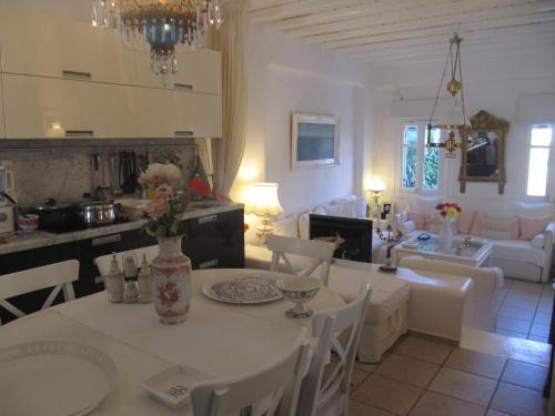 Ornos Apartment | Diles Complex Apartment