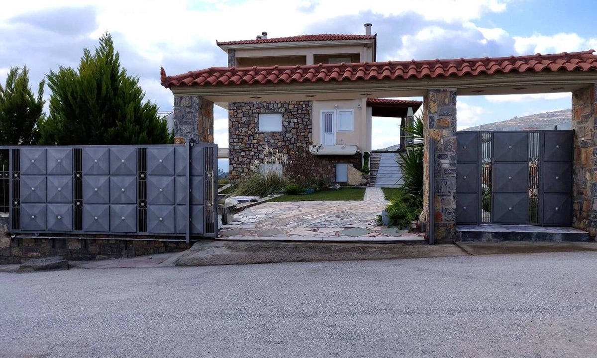 Kymi-Aliveri Villa | Dimitris Vaso’s Villa With Sea And Mountain View