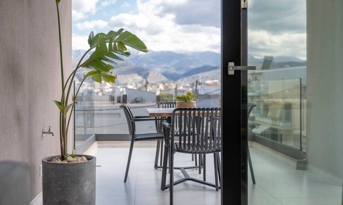 Chania Town Apartment | Disegno Suite 2 | Jacuzzi | Chania City Center