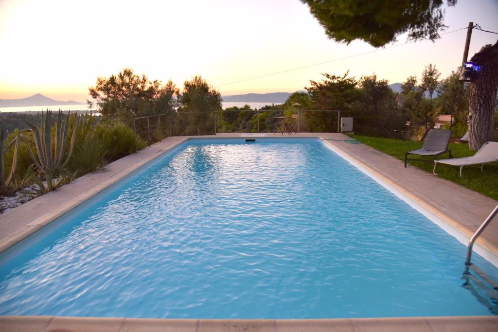 Oropos House | Domaine LRF