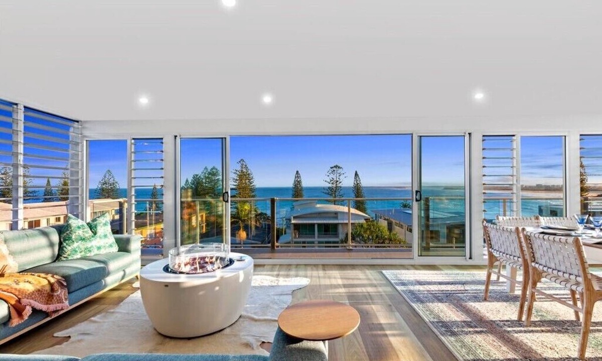 Kings Beach House | Dream Home, Ocean Views, 300m to Kings Beach