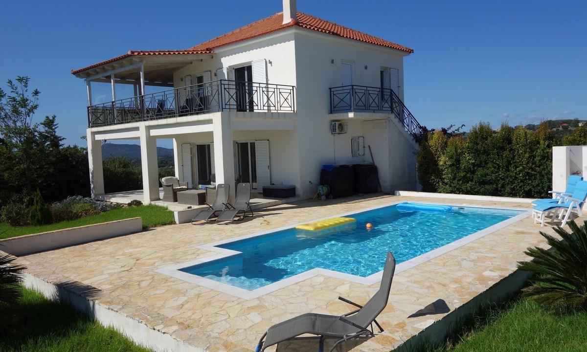 Pylos-Nestoras Villa | Elegant Villa in Evangelismos with Pool