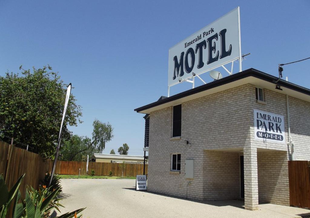 Emerald Hotel | Emerald Park Motel