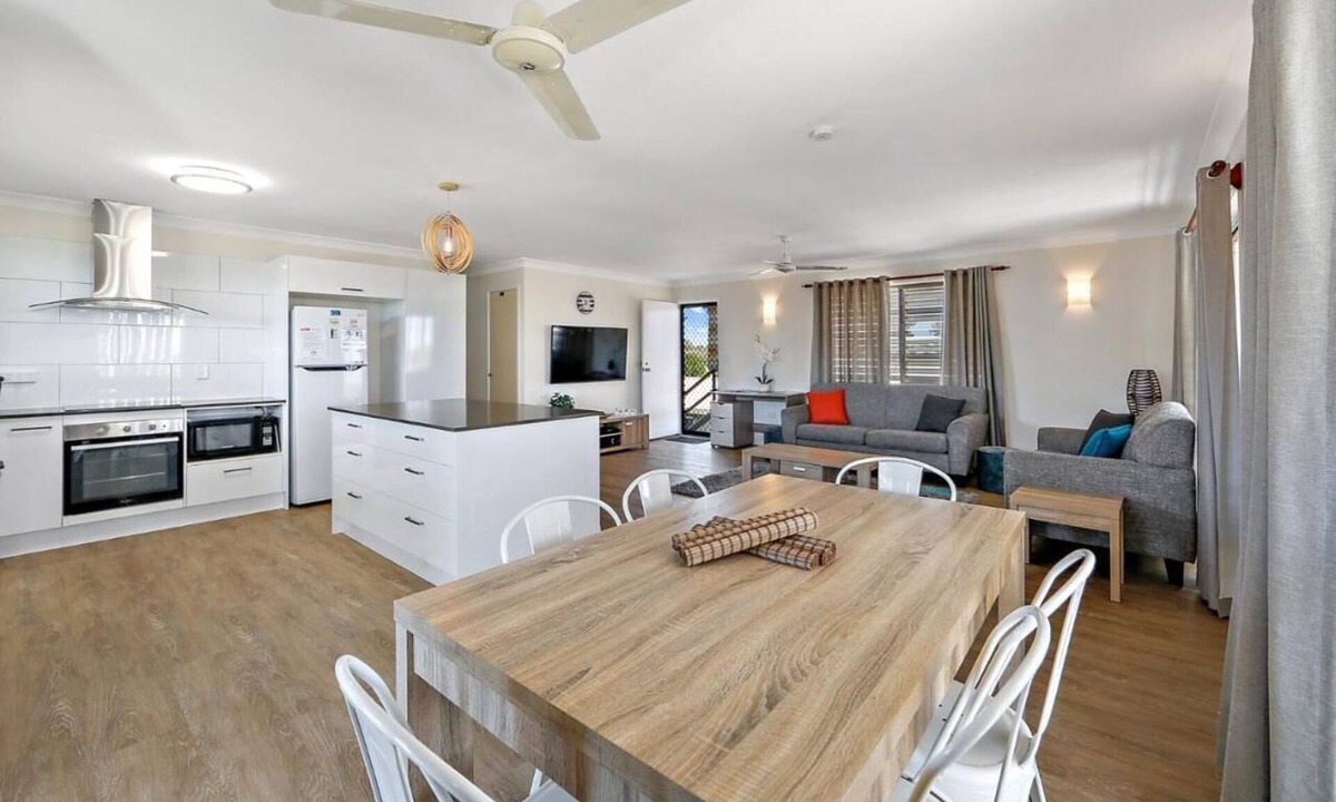 Scarness House | Entire Home minutes to beach