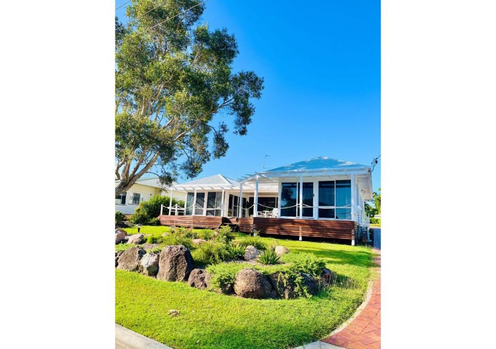 Point Vernon Apartment | Esplanade Ease