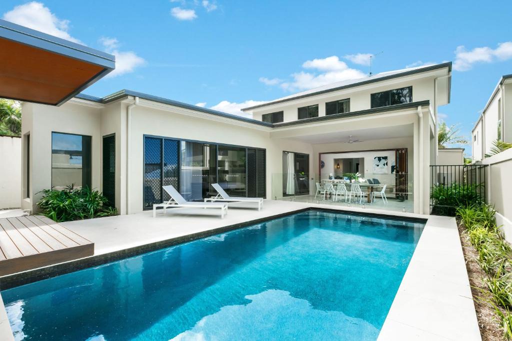 Palm Cove House | ESPRIT 10 Luxury Retreat