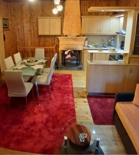 Dimitsana House | family home