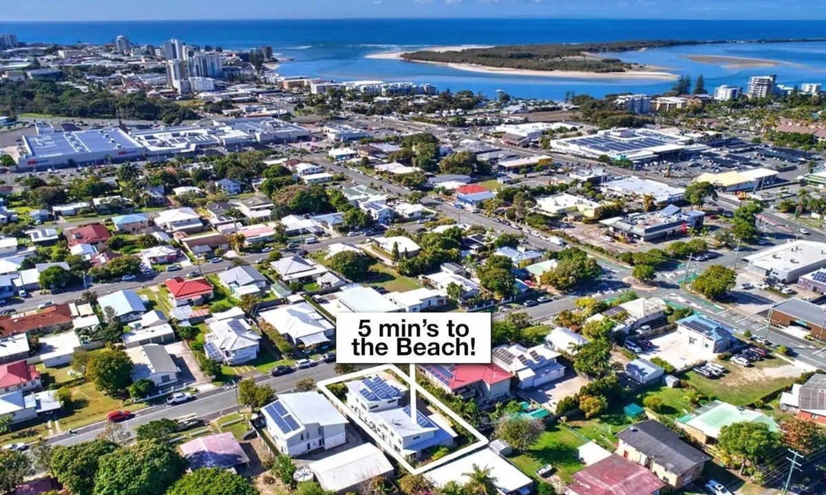 Caloundra House | Family Retreat, Fenced Yard, Pet-friendly