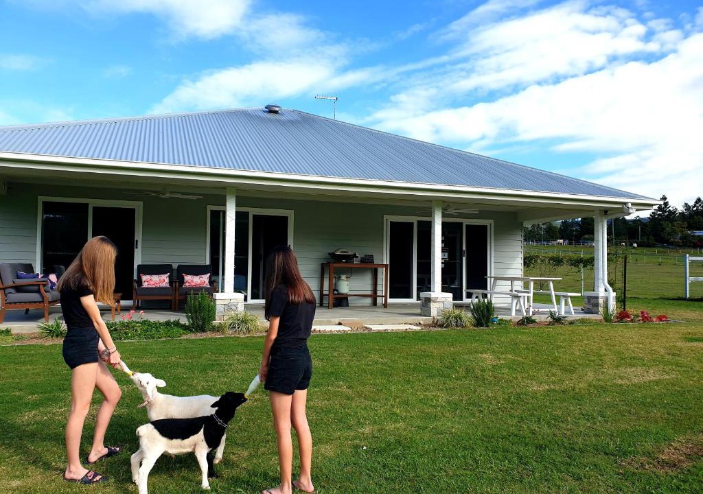 Highvale House | Fig Tree Farm B&B Highvale-Farmstay near Brisbane!