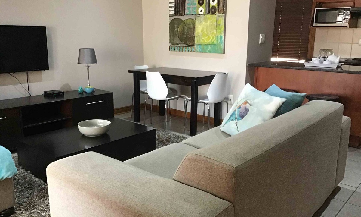 Bloemfontein House | Fully Furnished Pentagon Park