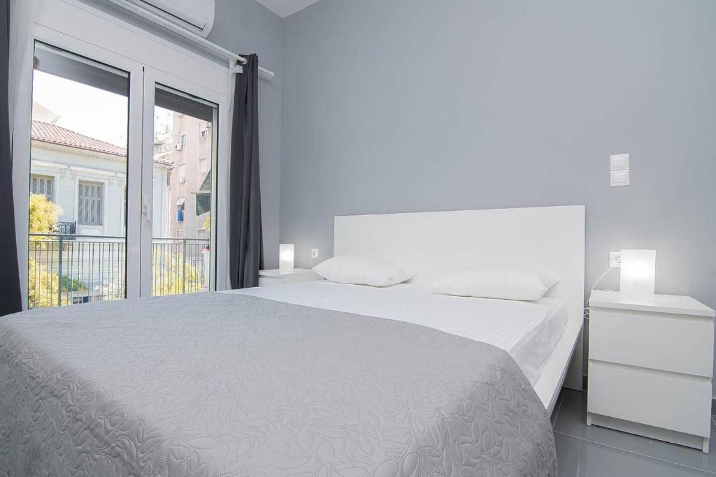 Attiki Apartment | Fully renovated studio in the city center for 3ppl