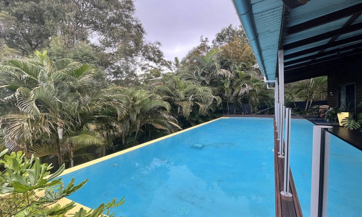Little Mountain House | Gallery Place - ultimate family spot with pool & pool table!
