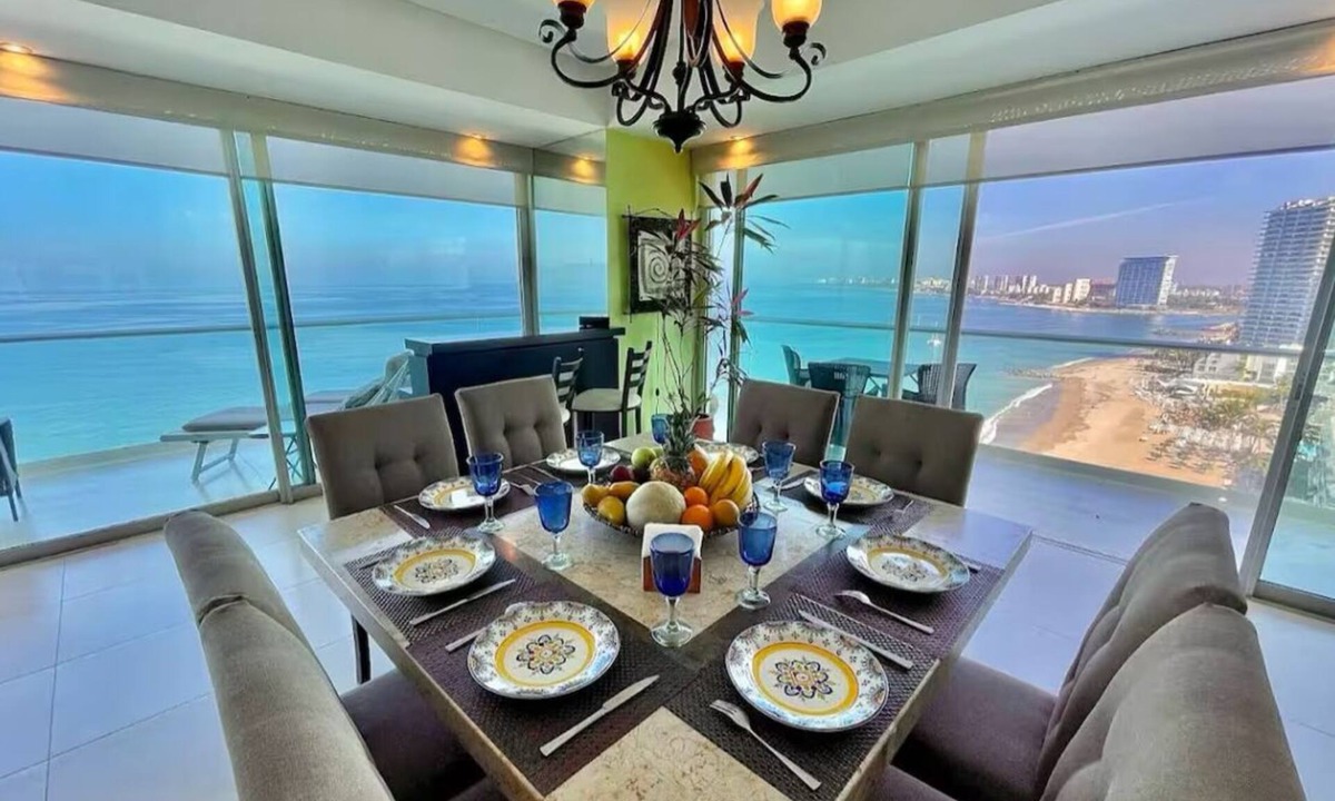 North Hotel Zone Condo | Gather your loved ones and pack your bags for the vacation of a life time!
