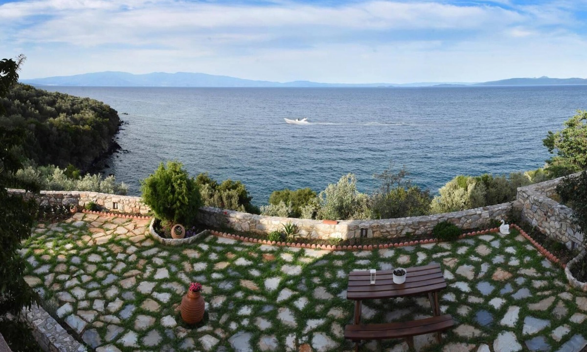 Sourpi Apartment | Goddess Artemis Apartment
