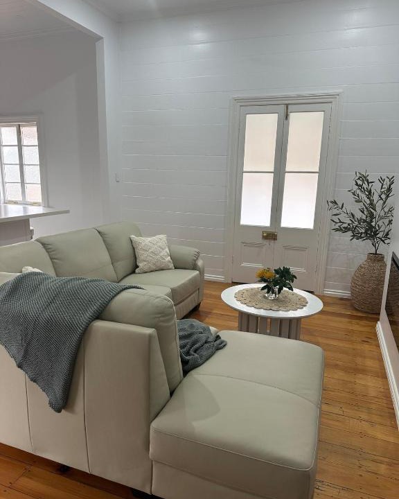 Wellington Point House | Gorgeous Heritage Home
