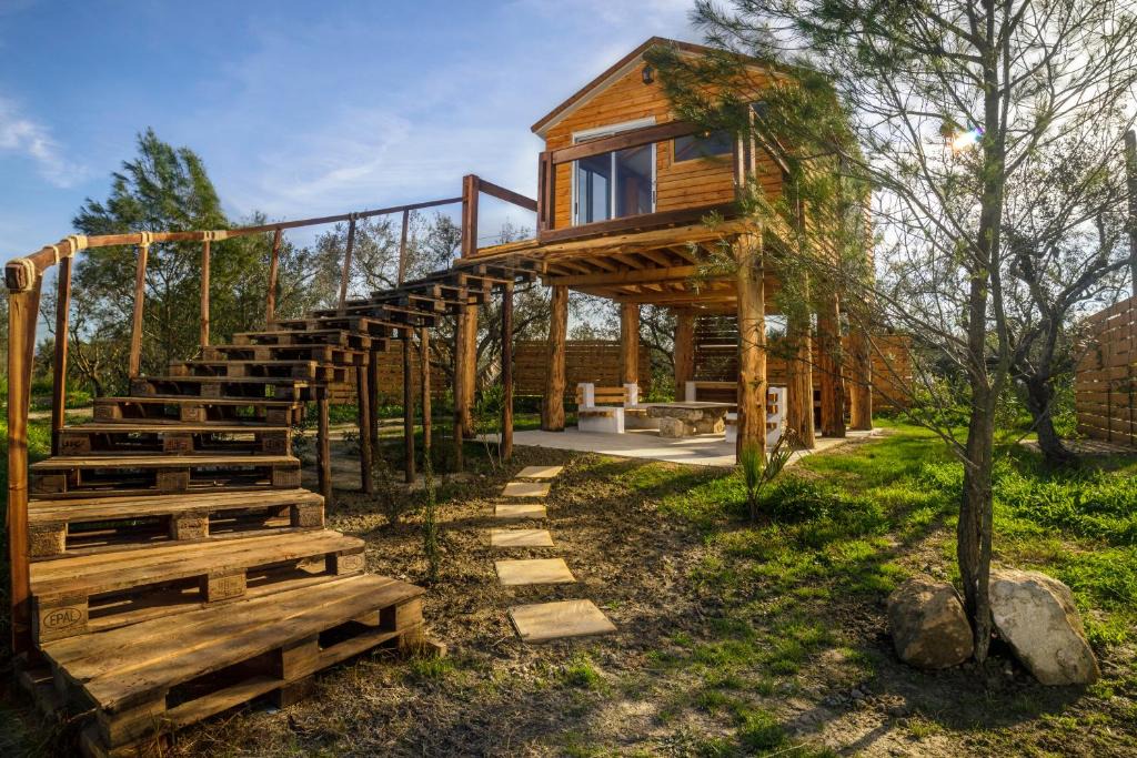 Neromilos Apartment | Green Leaf