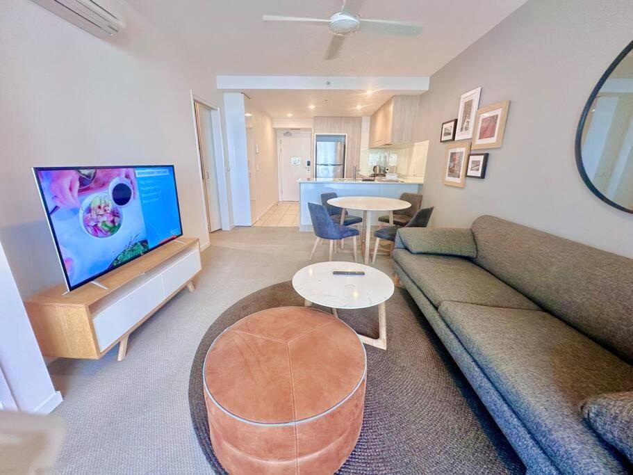 Hamilton Apartment | Hamilton Riverside Luxury Apartment w Carpark
