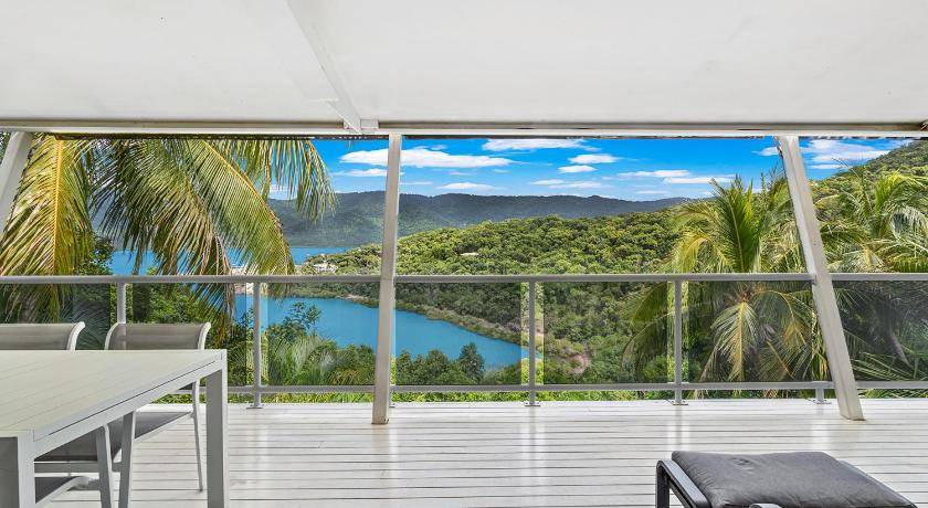 Shute Harbour House | House ∙ 3 bedrooms ∙ 6 guests