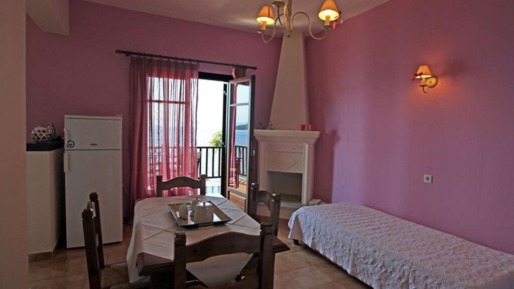 Lefokastron Apartment | House in Lefokastro - in front of the beach + Wi-Fi #3